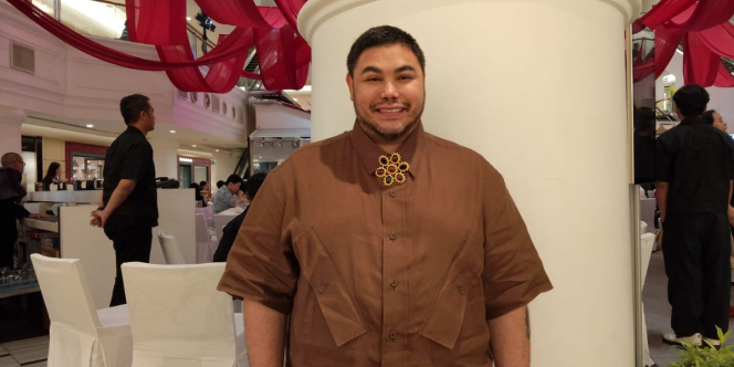 Koleksi Busana Red Carpet ala Ivan Gunawan, Penasaran Seperti Apa?