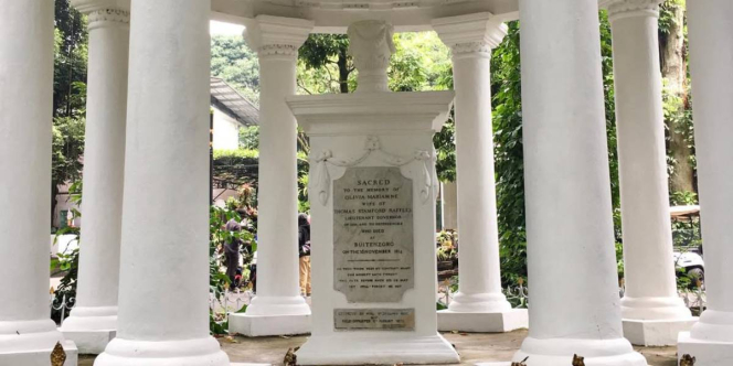 4 Komunitas Unik di Indonesia, dari Kolektor HP Jadul hingga Penyuka Sejarah Kuburan