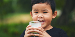 Sudah Tahu Belum Moms? Ini Cara Konsumsi Susu Pertumbuhan Anak
