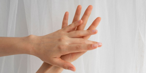 Bye Insecure, Tips Atasi Kulit Tangan yang Belang Secara Alami
