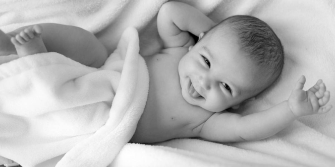Bayi Keluarkan Cairan di Payudaranya Mirip ASI? Ketahui Faktanya