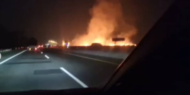 Dugaan Adanya Meteor Melintas di Langit Hingga Jatuh di Cirebon