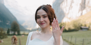 Nyaris Rp1 Miliar! Harga Cincin Lamaran Syifa Hadju dari El Rumi