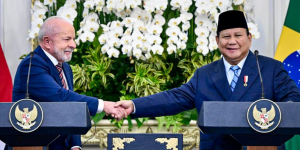 Celetukan Angka 8 Prabowo Saat Bertemu Presiden Brasil