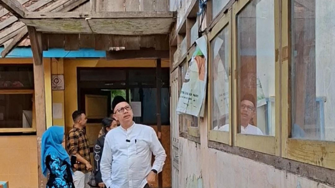 Tinjauan Bang Pur di Lumajang: Wujud Kepedulian Nyata terhadap Sekolah Rusak