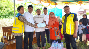 Gotong Royong Wujudkan Lingkungan Sehat, Saadiah Uluputty Mulai Pembangunan MCK Sanimas di Maluku Tengah