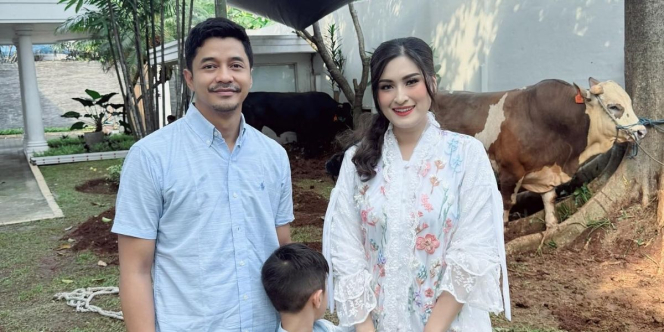 Angbeen Gugat Cerai Adly Fairuz, Ini Perjalanan Panjang Cinta Keduanya