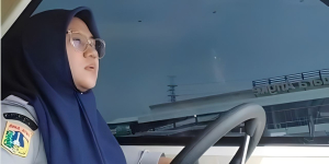 Kenalan dengan Satu-satunya Nahkoda Perempuan di Dishub Jakarta