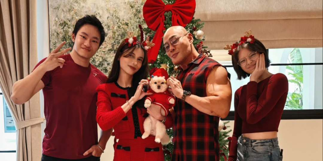 Perjalanan Cinta Deddy Corbuzier dan Sabrina, Berakhir dengan Perceraian