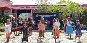 Salut! Murid dan Guru di SD Nabire Ubah Pekarangan Sekolah Jadi Perkebunan Pangan