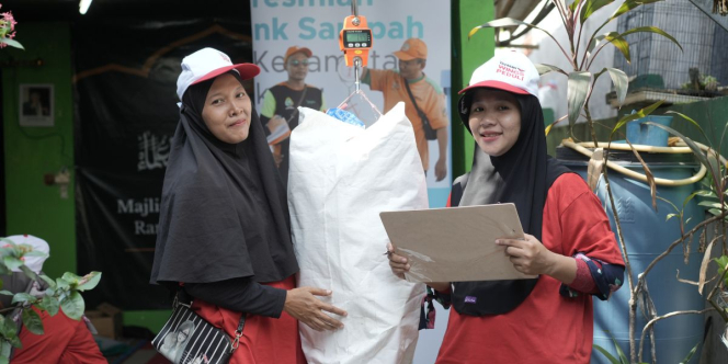 Nggak Cuma Buat Lingkungan, Ini yang Didapat Komunitas Bank Sampah Selama Setahun Beroperasi