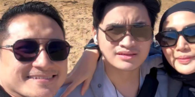 Ssstt.. Begini Cara Arie Untung Goda Putra yang Baru Kuliah di LN Biar Kangen Rumah