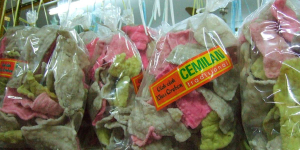 Tak `Semiskin` Namanya, Kerupuk Melarat Khas Cirebon Tetap Hits di Era Modern