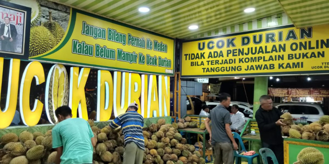 Sensasi Menikmati Durian Langsung di Kedai Ucok Medan, Nggak Enak Bisa Diganti