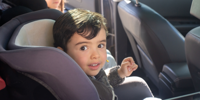 Sampai Kapan Anak Perlu Duduk di Mobil Menggunakan Car Seat?