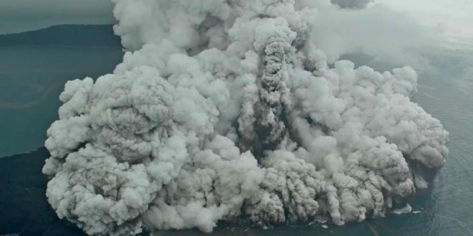 Abu Vulkanik Gunung Anak Krakatau Berbahaya, Begini Penampakan Aslinya Saat Diperbesar 2.600 Kali