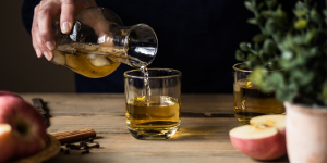 Apa yang Terjadi pada Tubuh Jika Minum Cuka Apel Setiap Hari?