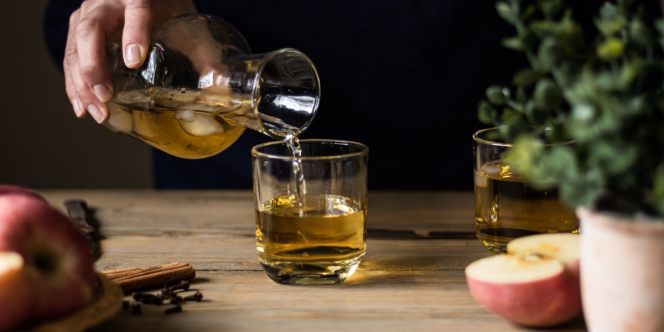 Apa yang Terjadi pada Tubuh Jika Minum Cuka Apel Setiap Hari?