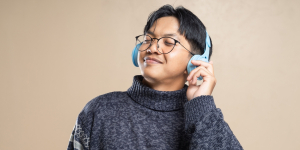 Dengarkan Musik yang Tenang Saat Makan, Studi Ungkap Pengaruhnya pada Pilihan Makanan