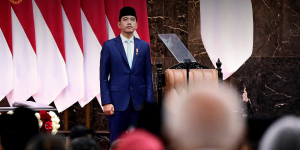 Denny: Gibran Mundur atau Dimundurkan