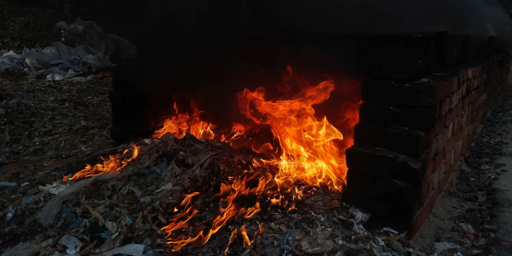 Sampah Dibakar, Mikroplastik di Udara Mengintai