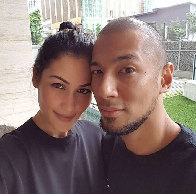 4 Artis Ganteng Tanah Air yang Kepincut dengan Wanita Bule