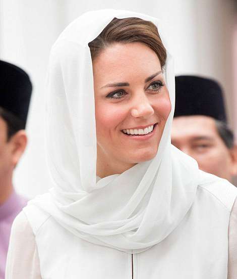 Deretan Seleb Hollywood Tampil Berkerudung