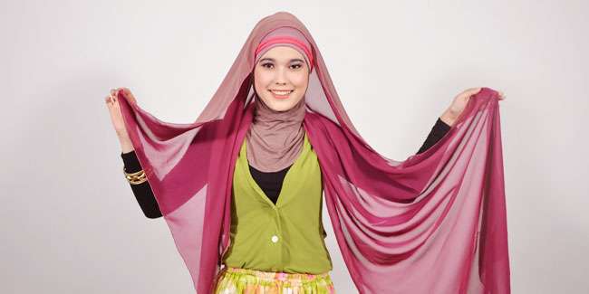 Foto Tutorial Pashmina `Two-Tone`