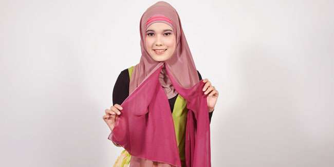 Foto Tutorial Pashmina `Two-Tone`