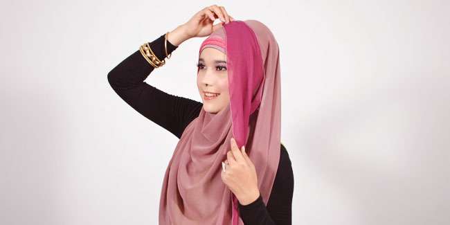 Foto Tutorial Pashmina `Two-Tone`