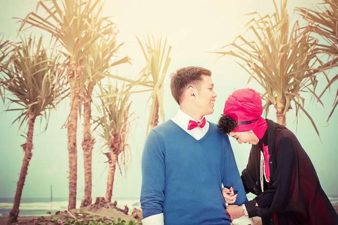 Foto-foto Prewedding Larasati, Menawan dengan Hijab