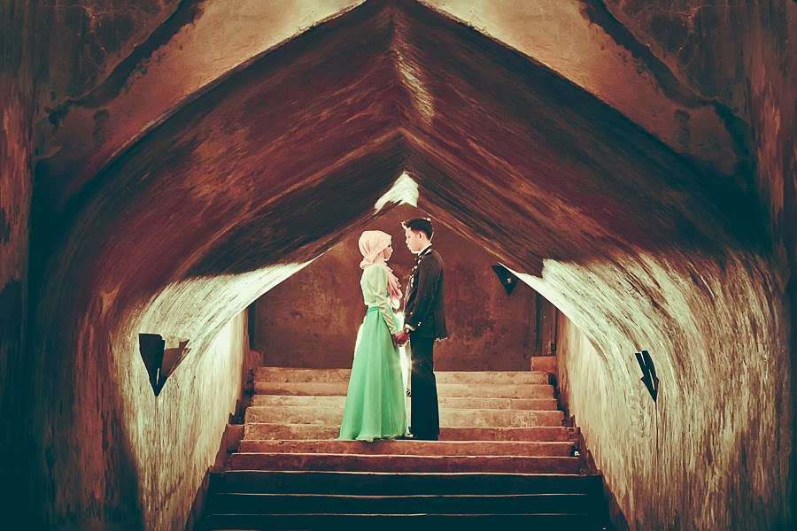 Foto-foto Prewedding Larasati, Menawan dengan Hijab