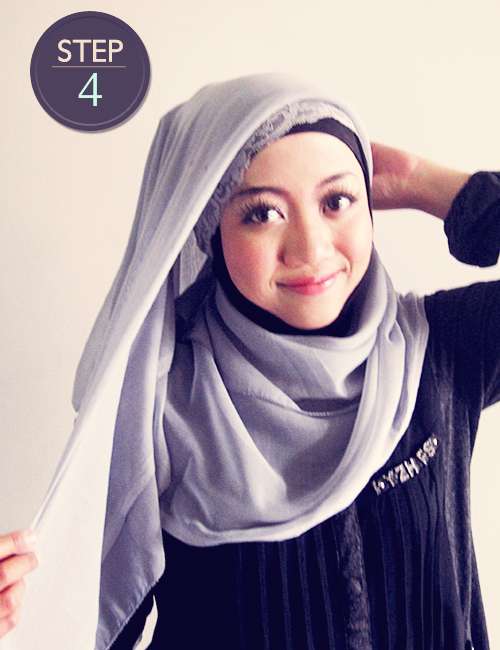 Tampil Modis dengan Jilbab Segiempat