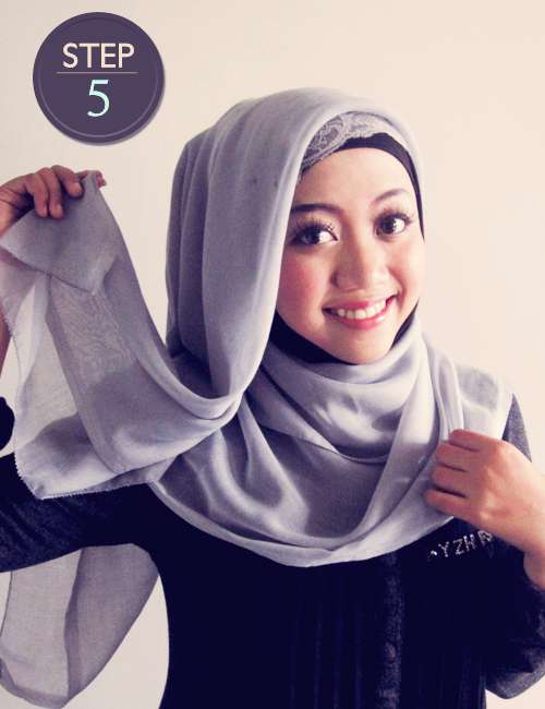 Tampil Modis dengan Jilbab Segiempat