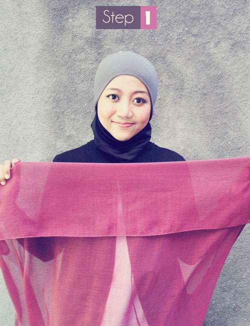 Gaya Modis dengan Kerudung Segiempat