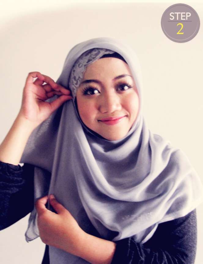 Praktis dan Cantik dengan Jilbab Segi Empat