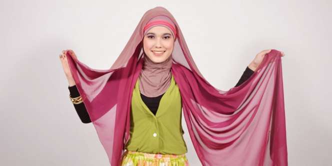 Pashmina Two-Tone Modis Namun Tetap Syar'i