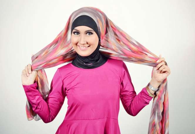 Kreasi Jilbab Pashmina dengan Headband