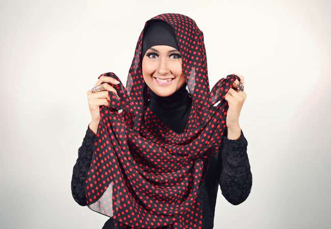 Kreasi Jilbab Pashmina dengan Headband