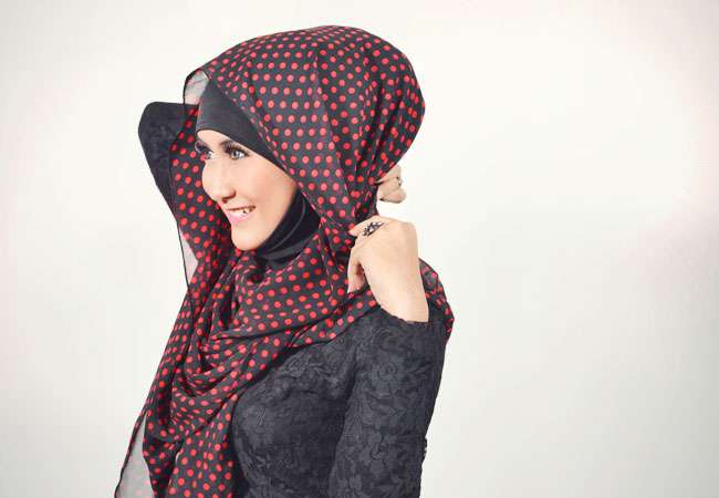 Kreasi Jilbab Pashmina dengan Headband