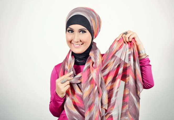 Wajah Ceria dengan Pashmina Chiffon Sutera