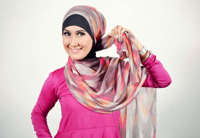 Wajah Ceria dengan Pashmina Chiffon Sutera