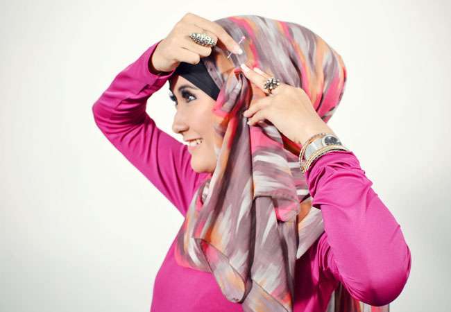 Wajah Ceria dengan Pashmina Chiffon Sutera