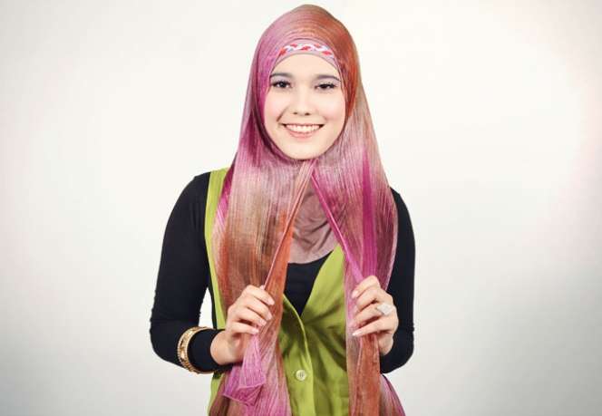 Tampil Syar'i dengan Pashmina Chiffon Pelangi