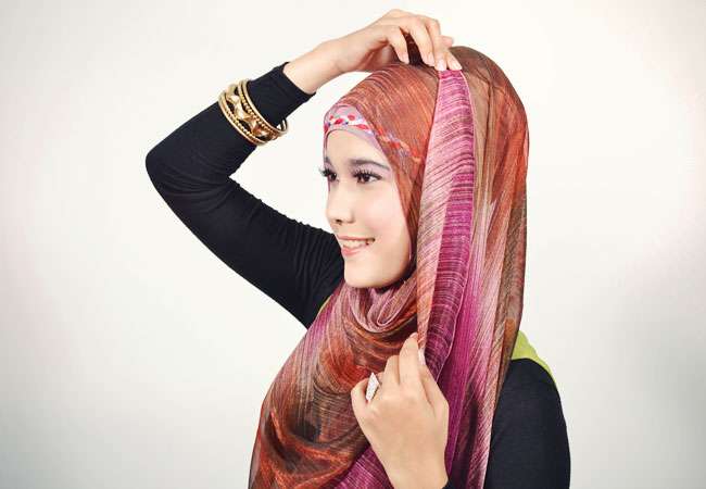 Tampil Syar'i dengan Pashmina Chiffon Pelangi