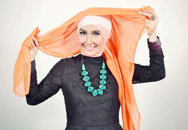 Gaya Turban dengan Jilbab Segi Empat