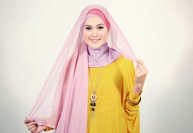 Tampil Memikat dengan Hijab. Ikuti Tutorial yang Sederhana Ini
