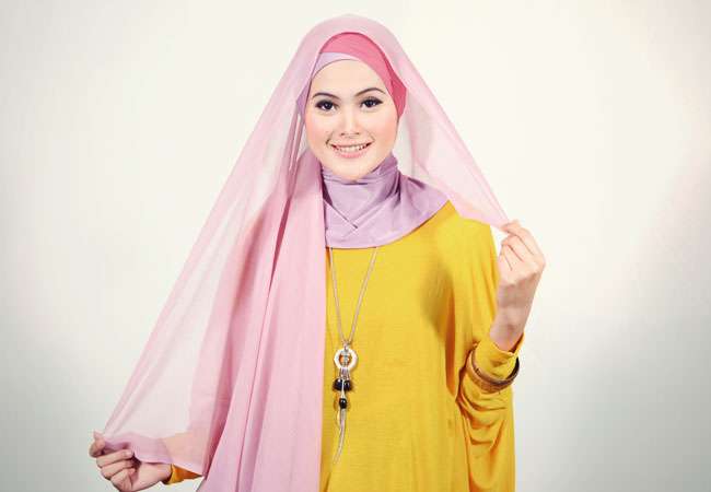 Tampil Memikat dengan Hijab. Ikuti Tutorial yang Sederhana Ini