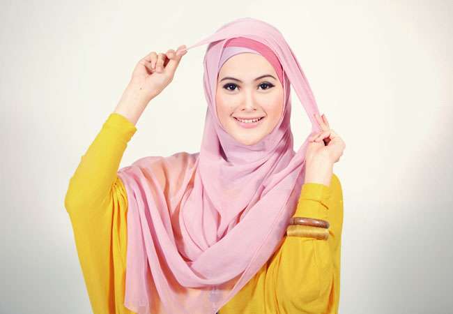 Tampil Memikat dengan Hijab. Ikuti Tutorial yang Sederhana Ini