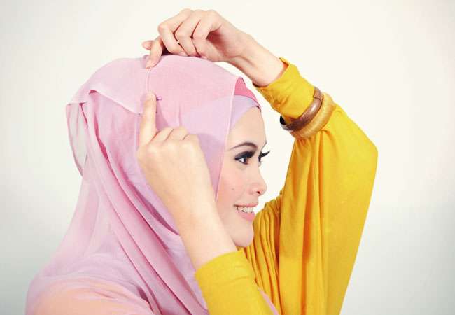 Tampil Memikat dengan Hijab. Ikuti Tutorial yang Sederhana Ini